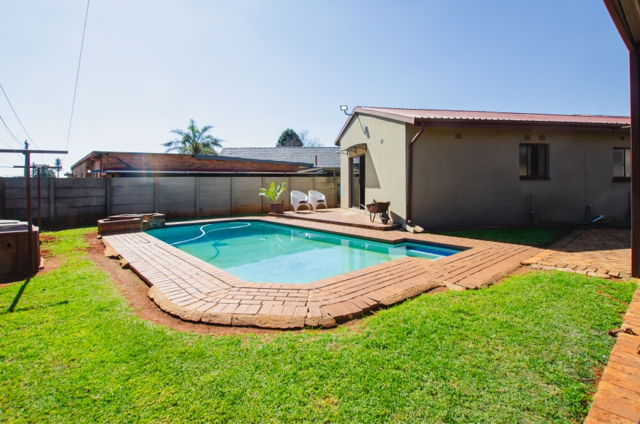 4 Bedroom Property for Sale in Edelweiss Gauteng