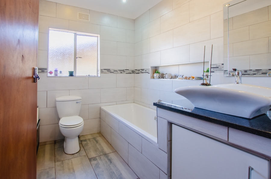 4 Bedroom Property for Sale in Edelweiss Gauteng