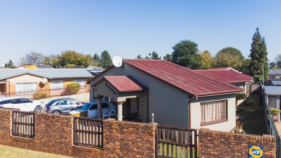 4 Bedroom Property for Sale in Edelweiss Gauteng