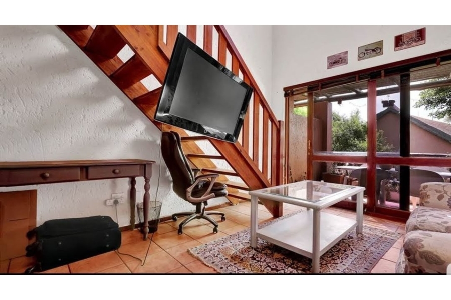 To Let 1 Bedroom Property for Rent in Magaliessig Gauteng