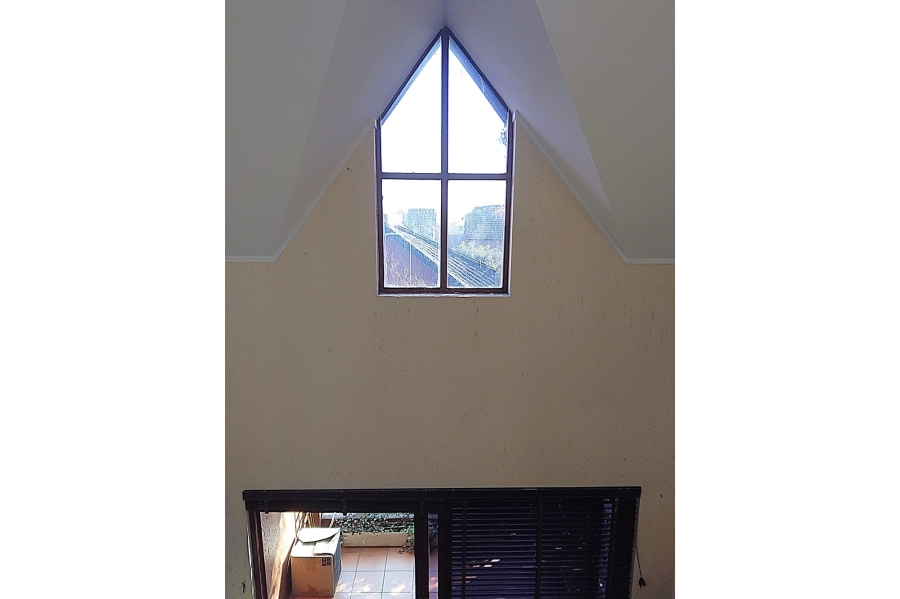 To Let 1 Bedroom Property for Rent in Magaliessig Gauteng