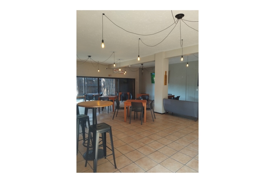 To Let 1 Bedroom Property for Rent in Magaliessig Gauteng