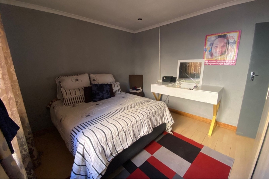 2 Bedroom Property for Sale in Dobsonville Gardens Gauteng