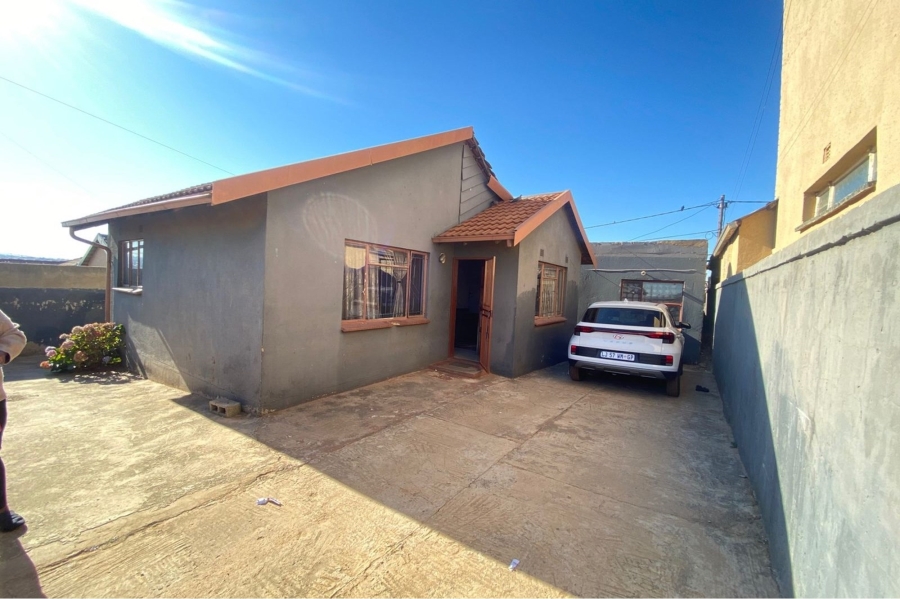 2 Bedroom Property for Sale in Dobsonville Gardens Gauteng