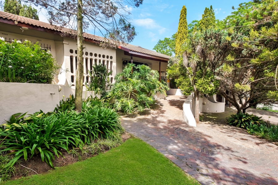 4 Bedroom Property for Sale in Victory Park Gauteng