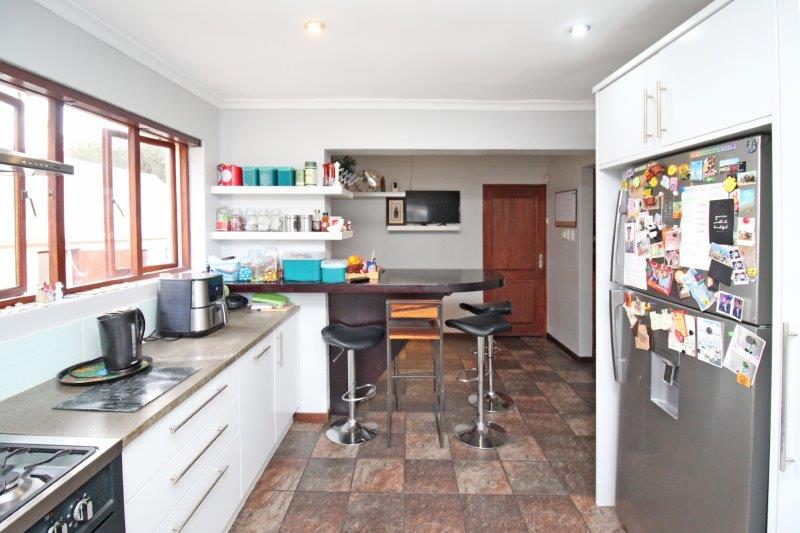 To Let 3 Bedroom Property for Rent in Melville Gauteng