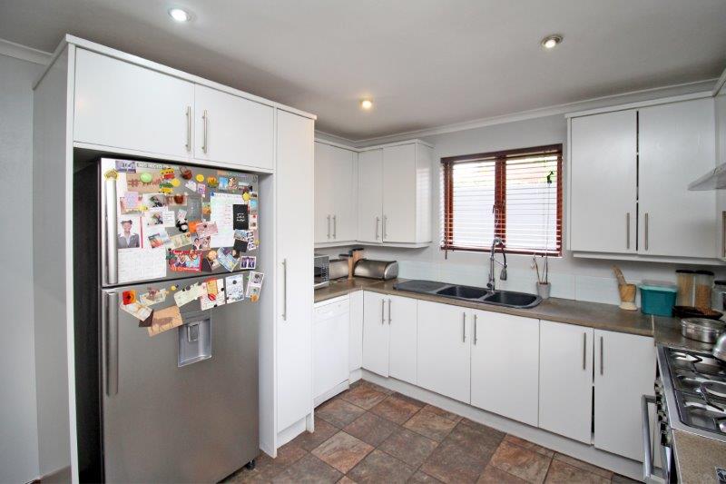 To Let 3 Bedroom Property for Rent in Melville Gauteng