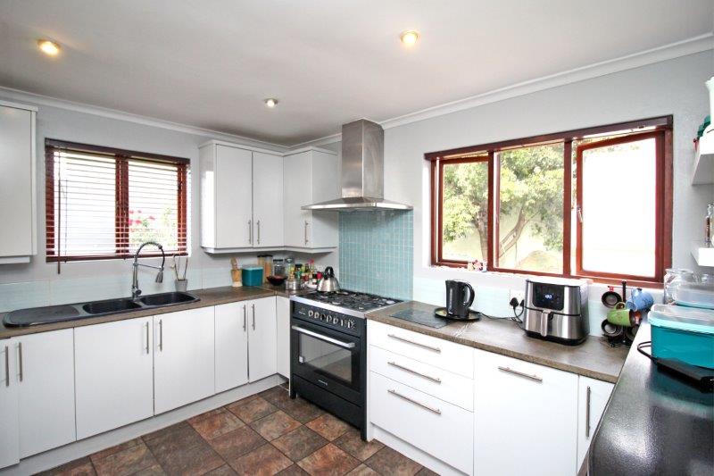 To Let 3 Bedroom Property for Rent in Melville Gauteng