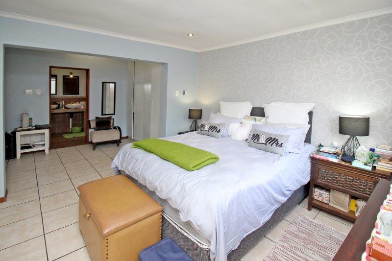 To Let 3 Bedroom Property for Rent in Melville Gauteng