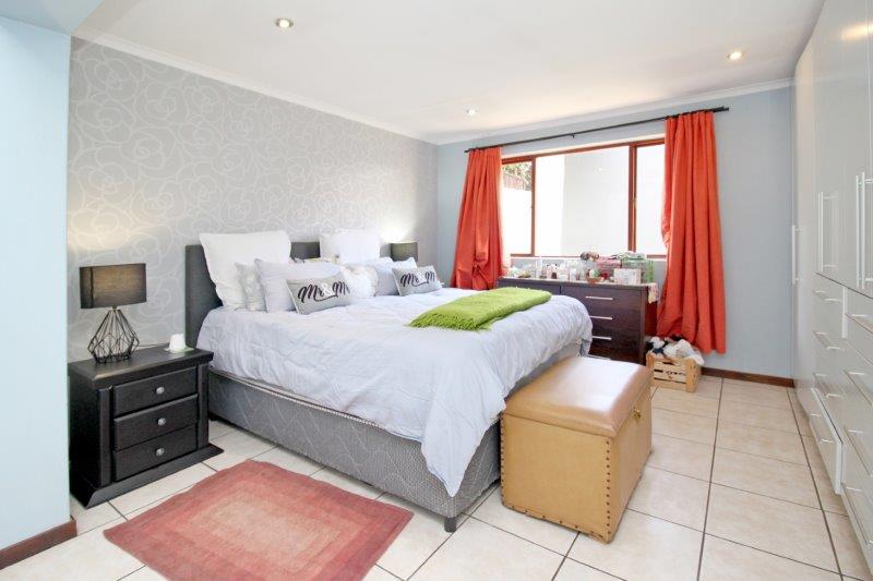To Let 3 Bedroom Property for Rent in Melville Gauteng