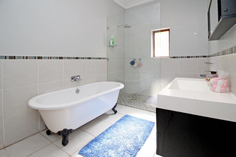 To Let 3 Bedroom Property for Rent in Melville Gauteng