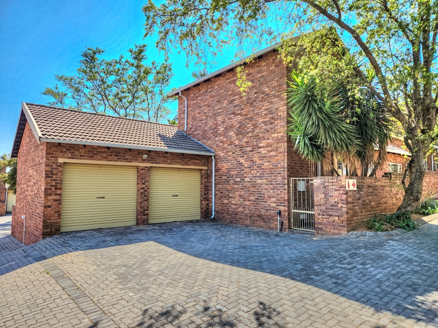 3 Bedroom Property for Sale in Wilgeheuwel Gauteng