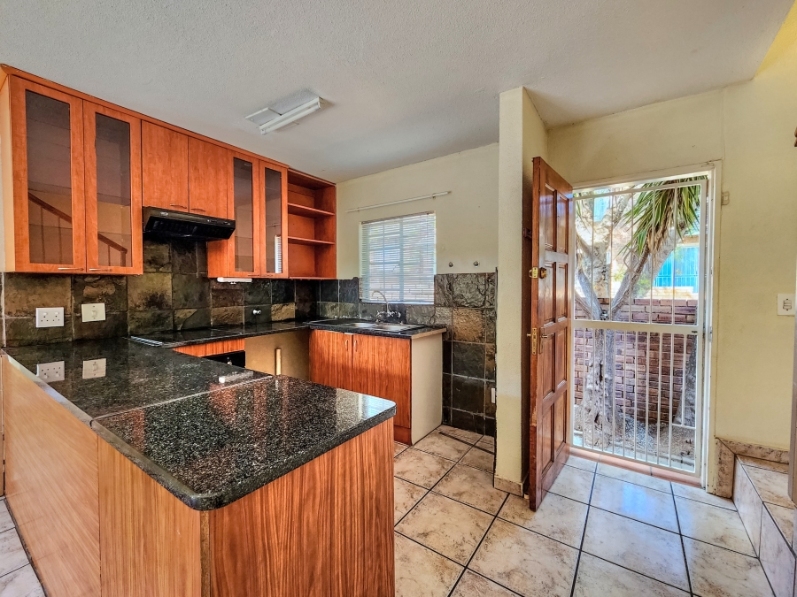 3 Bedroom Property for Sale in Wilgeheuwel Gauteng