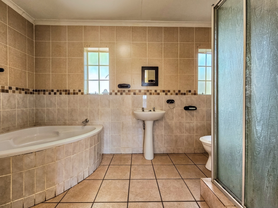 3 Bedroom Property for Sale in Wilgeheuwel Gauteng