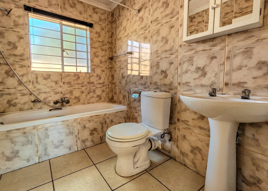 3 Bedroom Property for Sale in Wilgeheuwel Gauteng