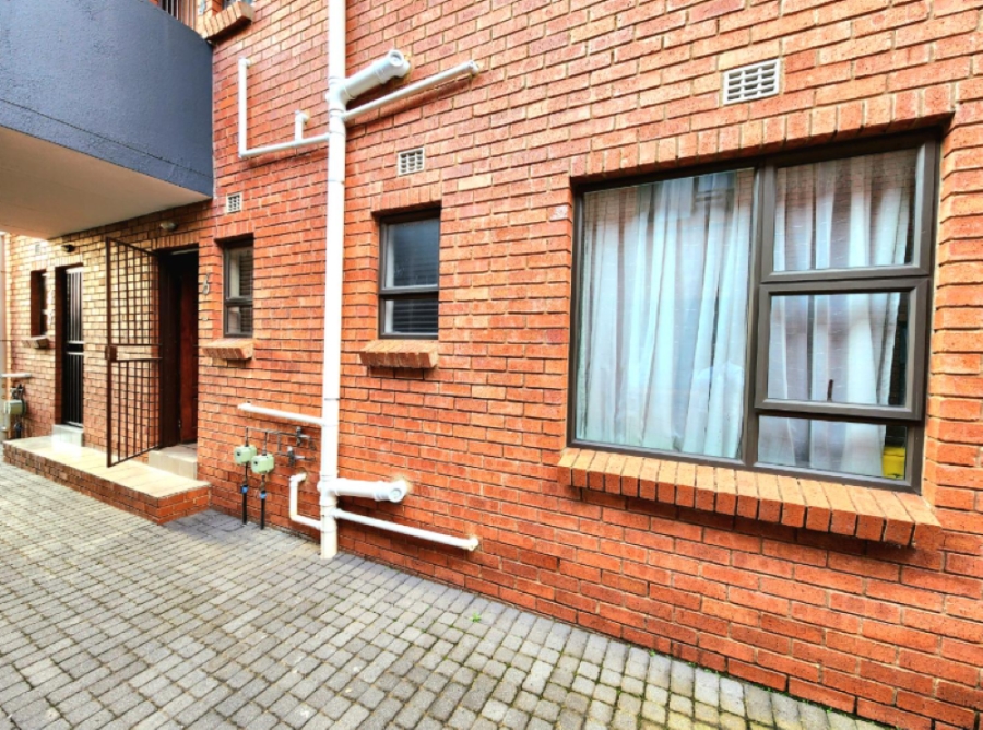 2 Bedroom Property for Sale in Albertsdal Gauteng