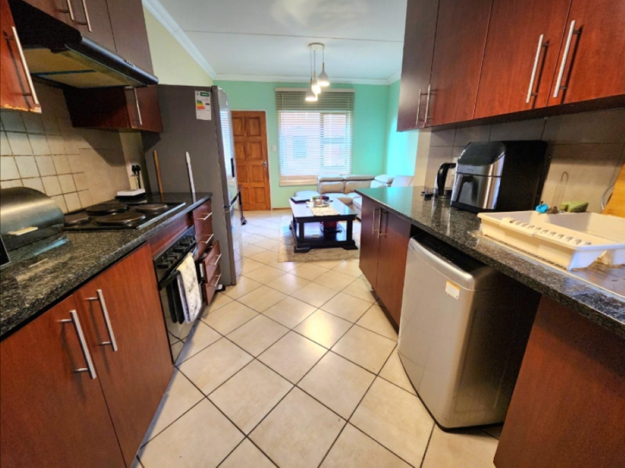 2 Bedroom Property for Sale in Albertsdal Gauteng