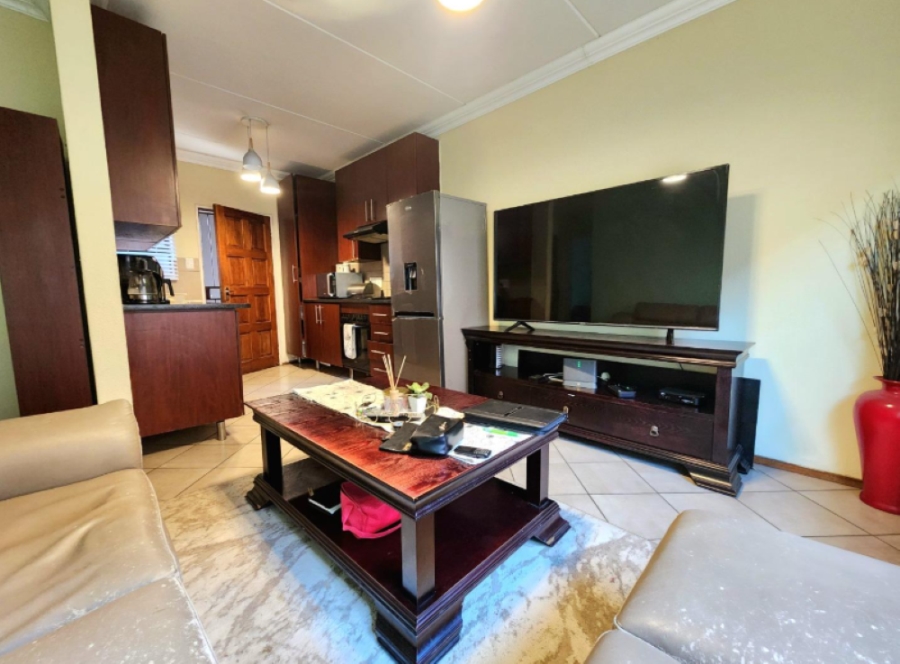 2 Bedroom Property for Sale in Albertsdal Gauteng