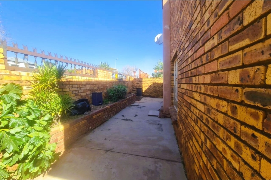 3 Bedroom Property for Sale in Atteridgeville Gauteng
