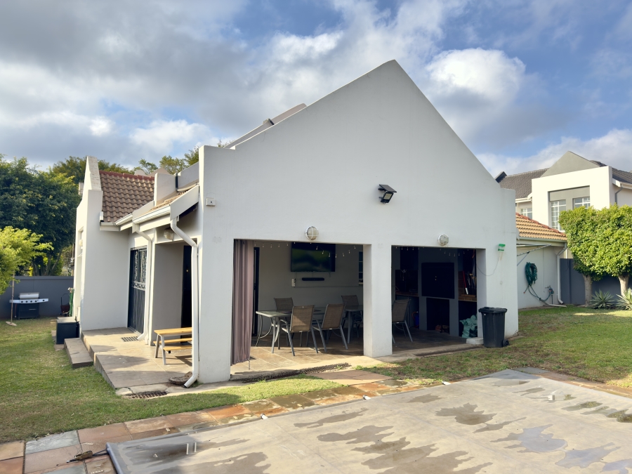 3 Bedroom Property for Sale in Equestria Gauteng