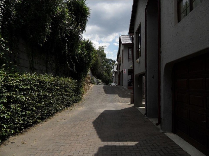 1 Bedroom Property for Sale in Corlett Gardens Gauteng