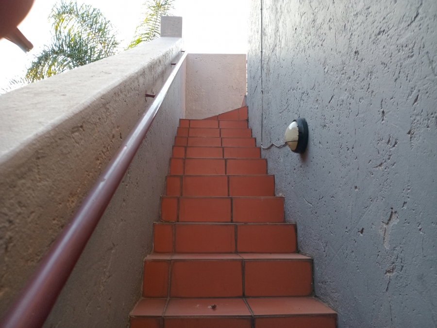1 Bedroom Property for Sale in Corlett Gardens Gauteng