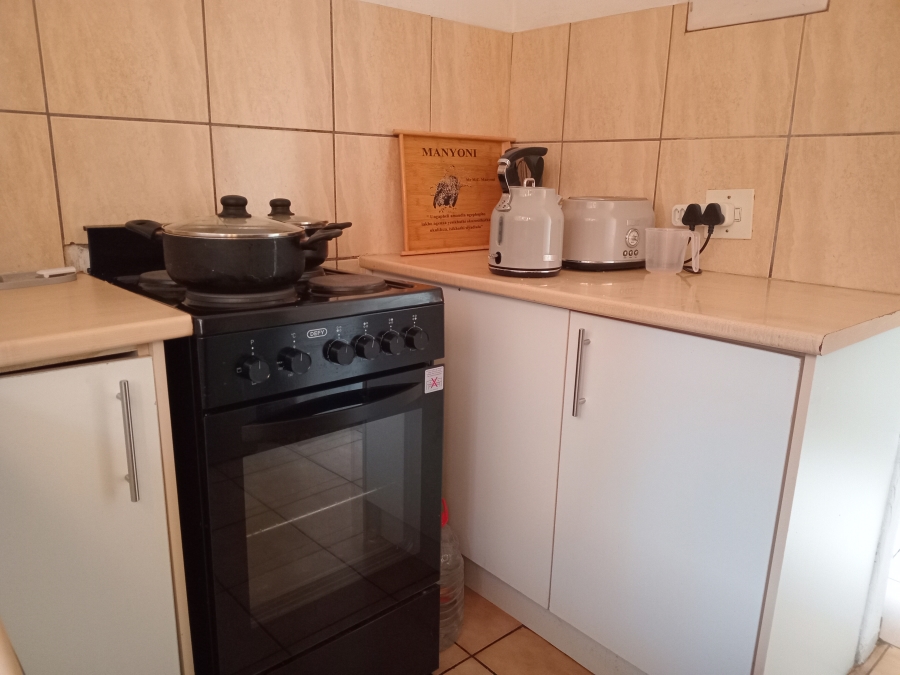 1 Bedroom Property for Sale in Corlett Gardens Gauteng