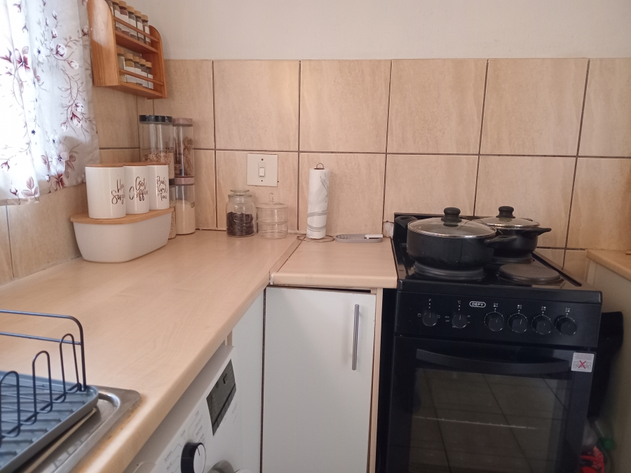 1 Bedroom Property for Sale in Corlett Gardens Gauteng