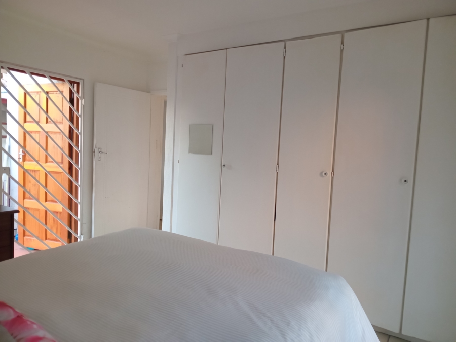 1 Bedroom Property for Sale in Corlett Gardens Gauteng