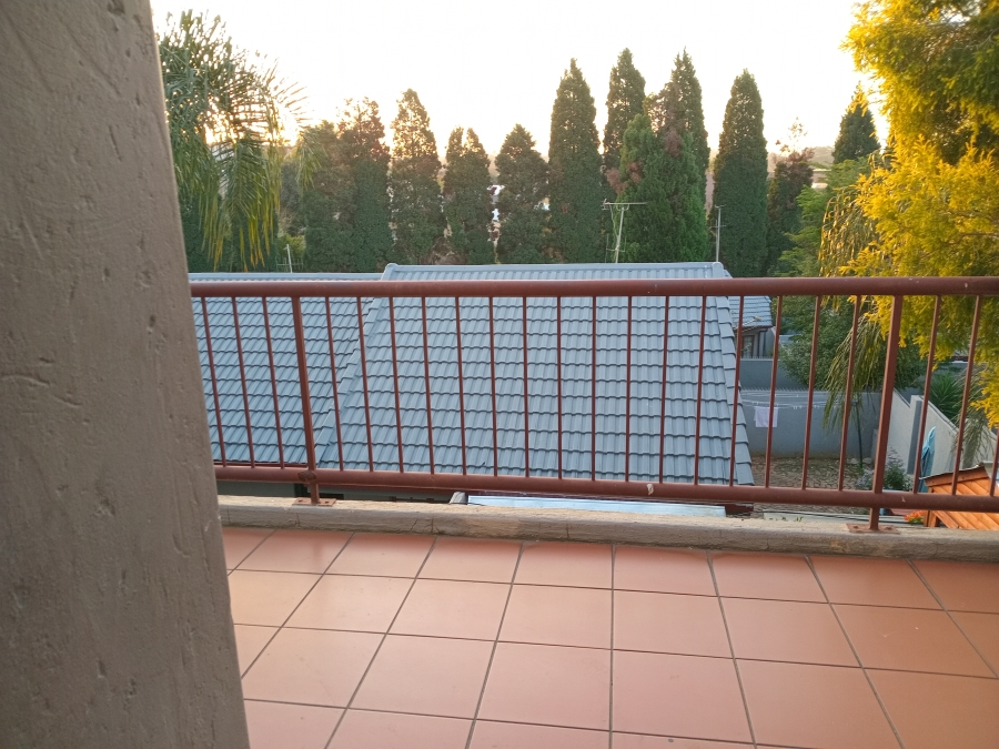 1 Bedroom Property for Sale in Corlett Gardens Gauteng