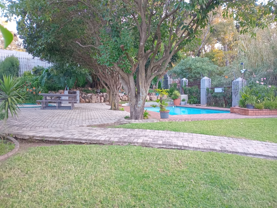 1 Bedroom Property for Sale in Corlett Gardens Gauteng