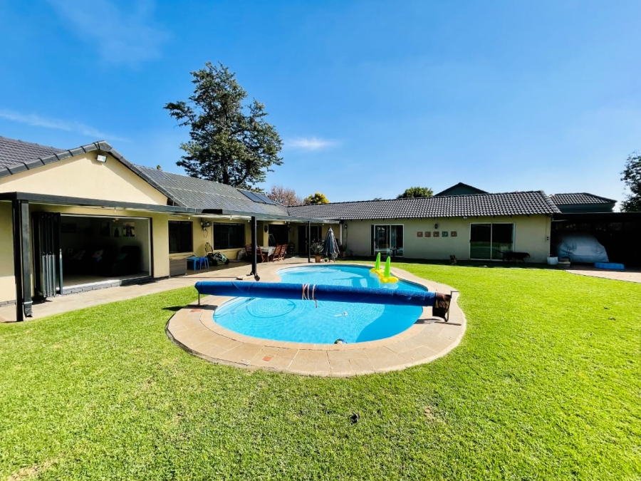 3 Bedroom Property for Sale in Brackenhurst Gauteng