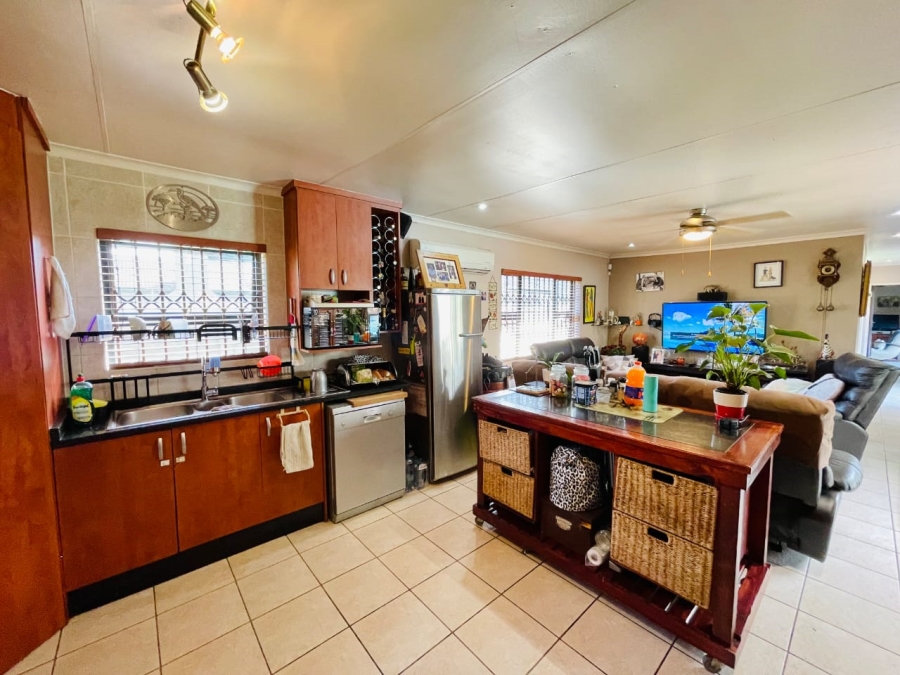 3 Bedroom Property for Sale in Brackenhurst Gauteng