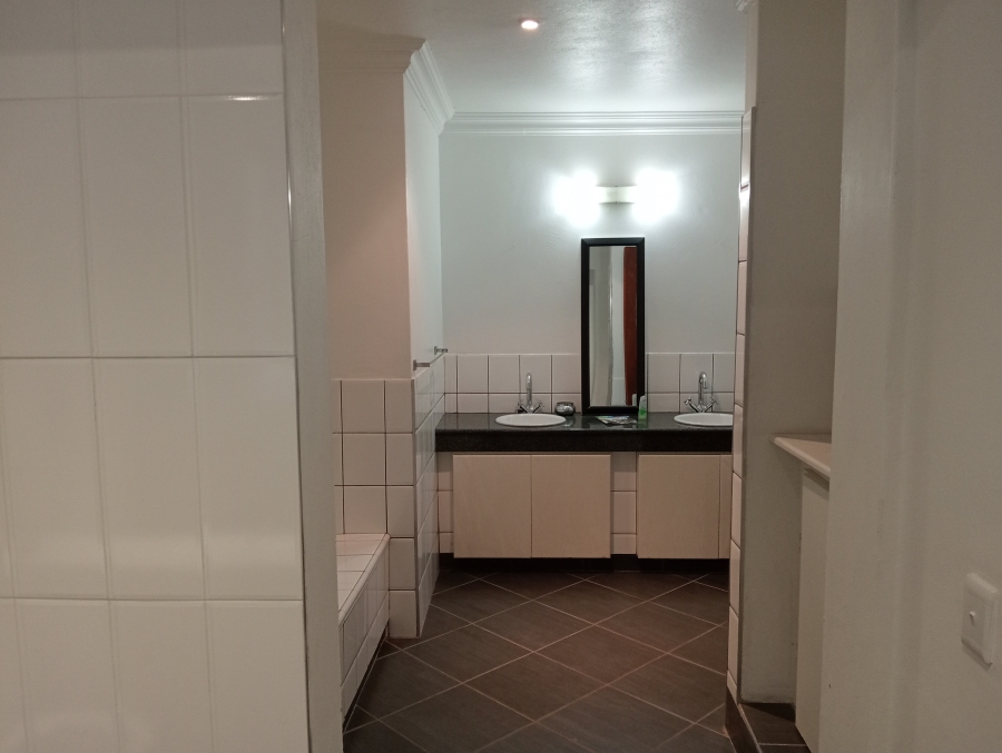 4 Bedroom Property for Sale in Waterkloof Ridge Gauteng