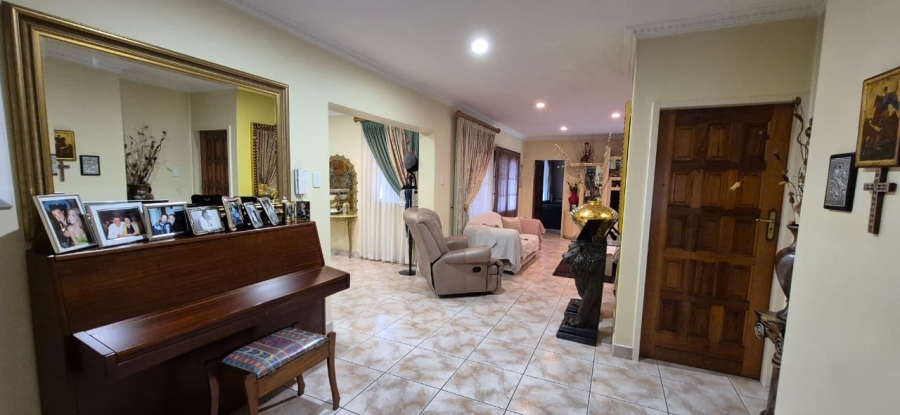 5 Bedroom Property for Sale in Dalpark Gauteng