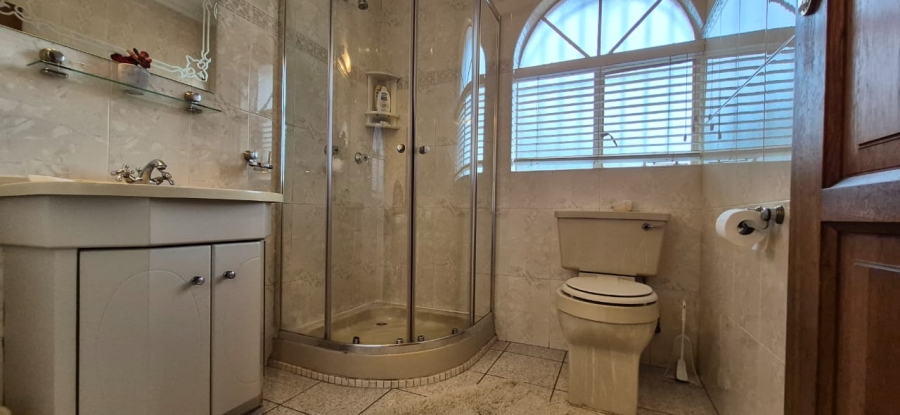 5 Bedroom Property for Sale in Dalpark Gauteng