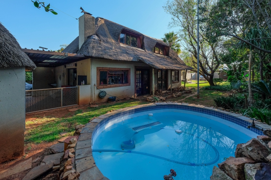 3 Bedroom Property for Sale in Roodekrans Gauteng