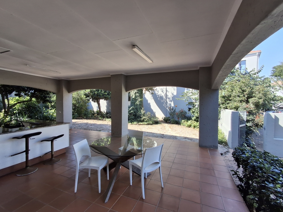 2 Bedroom Property for Sale in Dunkeld West Gauteng