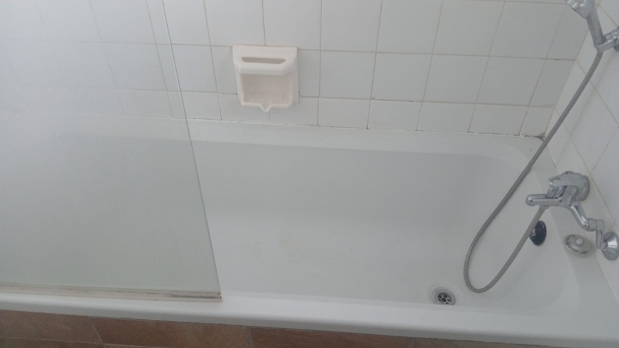 To Let 2 Bedroom Property for Rent in Monument Gauteng