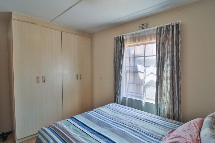 To Let 2 Bedroom Property for Rent in Erand Gardens Gauteng
