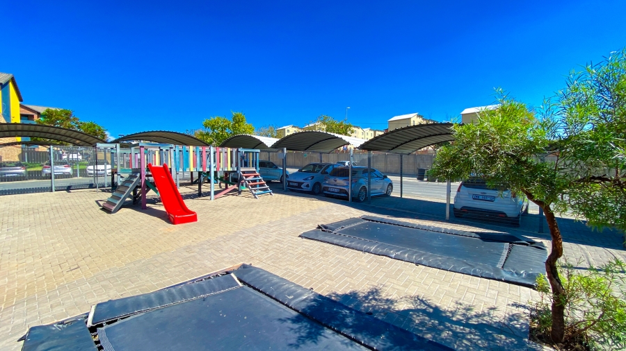 To Let 2 Bedroom Property for Rent in Erand Gardens Gauteng