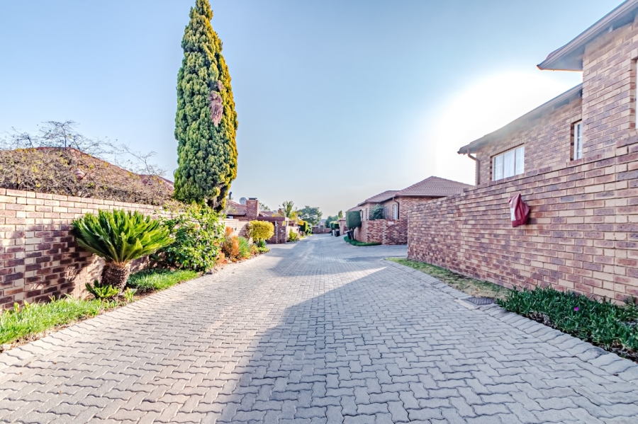 2 Bedroom Property for Sale in Amberfield Gauteng