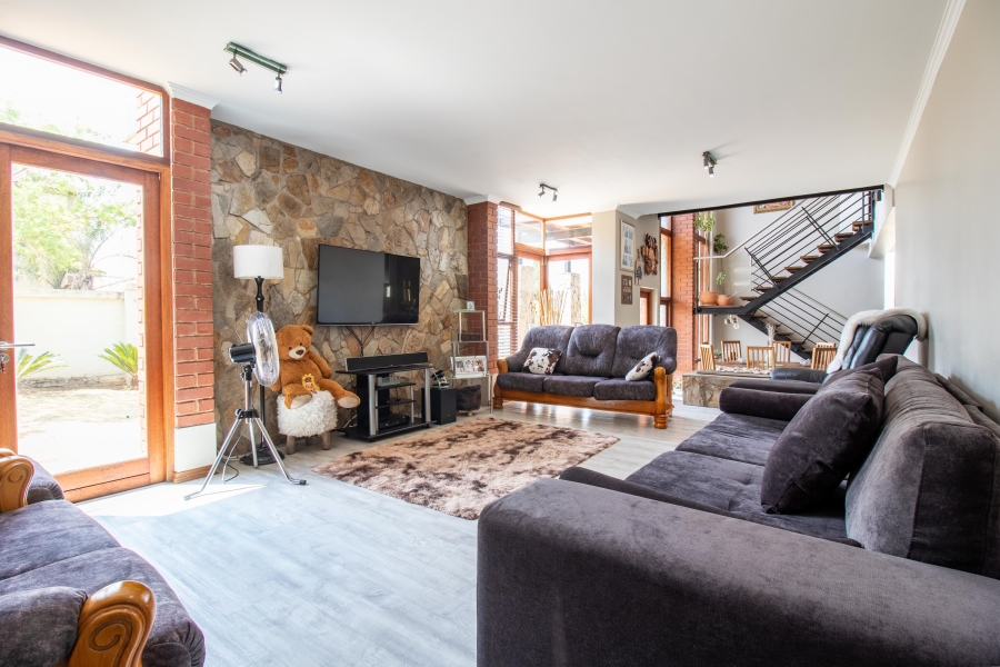 4 Bedroom Property for Sale in Thatchfield Estate Gauteng