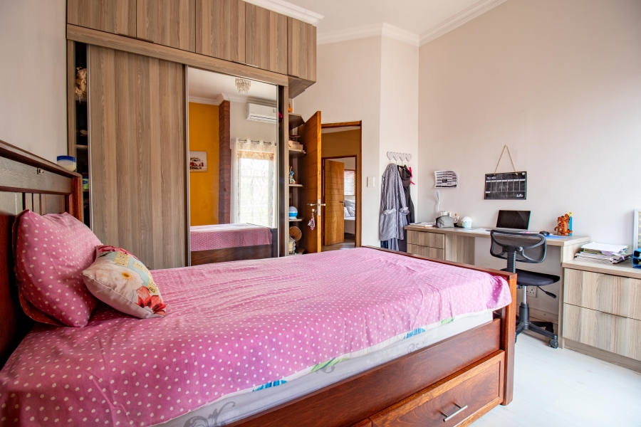 4 Bedroom Property for Sale in Thatchfield Estate Gauteng