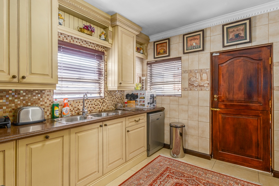 5 Bedroom Property for Sale in Kyalami Glen Estate Gauteng