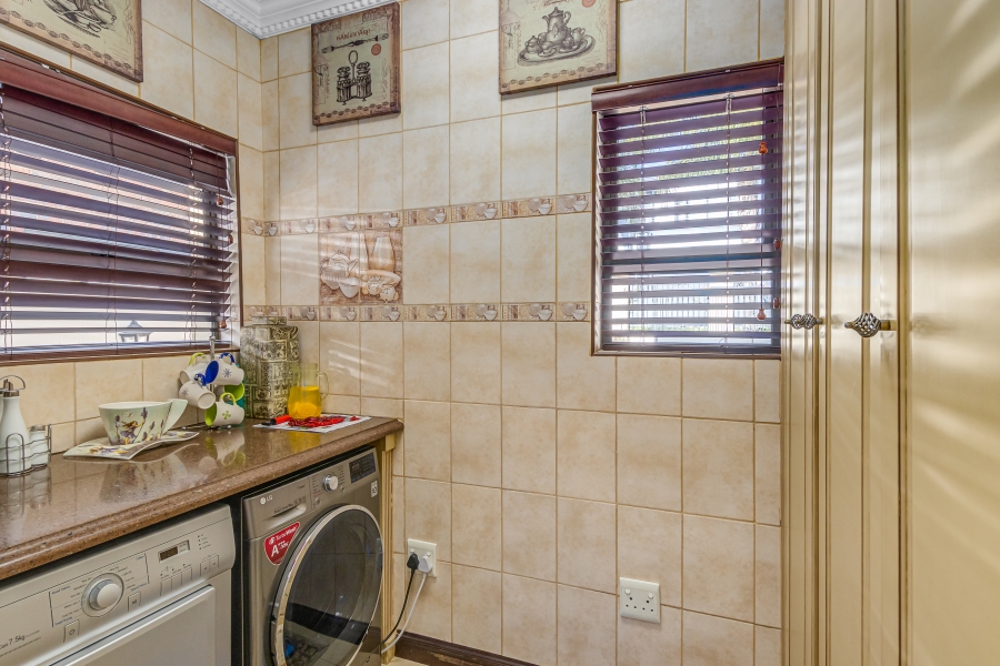 5 Bedroom Property for Sale in Kyalami Glen Estate Gauteng