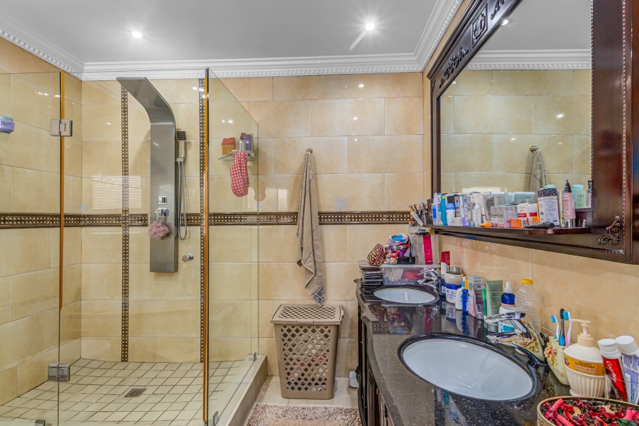 5 Bedroom Property for Sale in Kyalami Glen Estate Gauteng