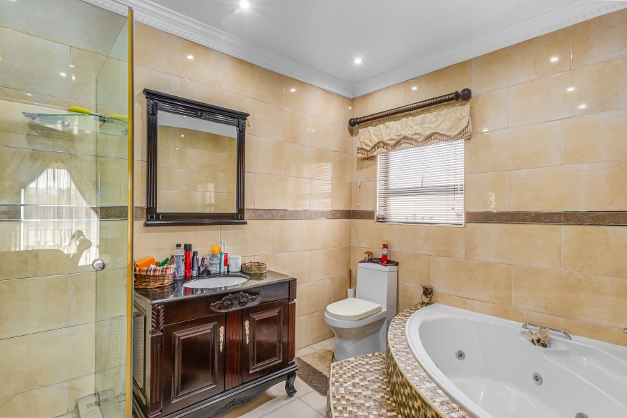 5 Bedroom Property for Sale in Kyalami Glen Estate Gauteng