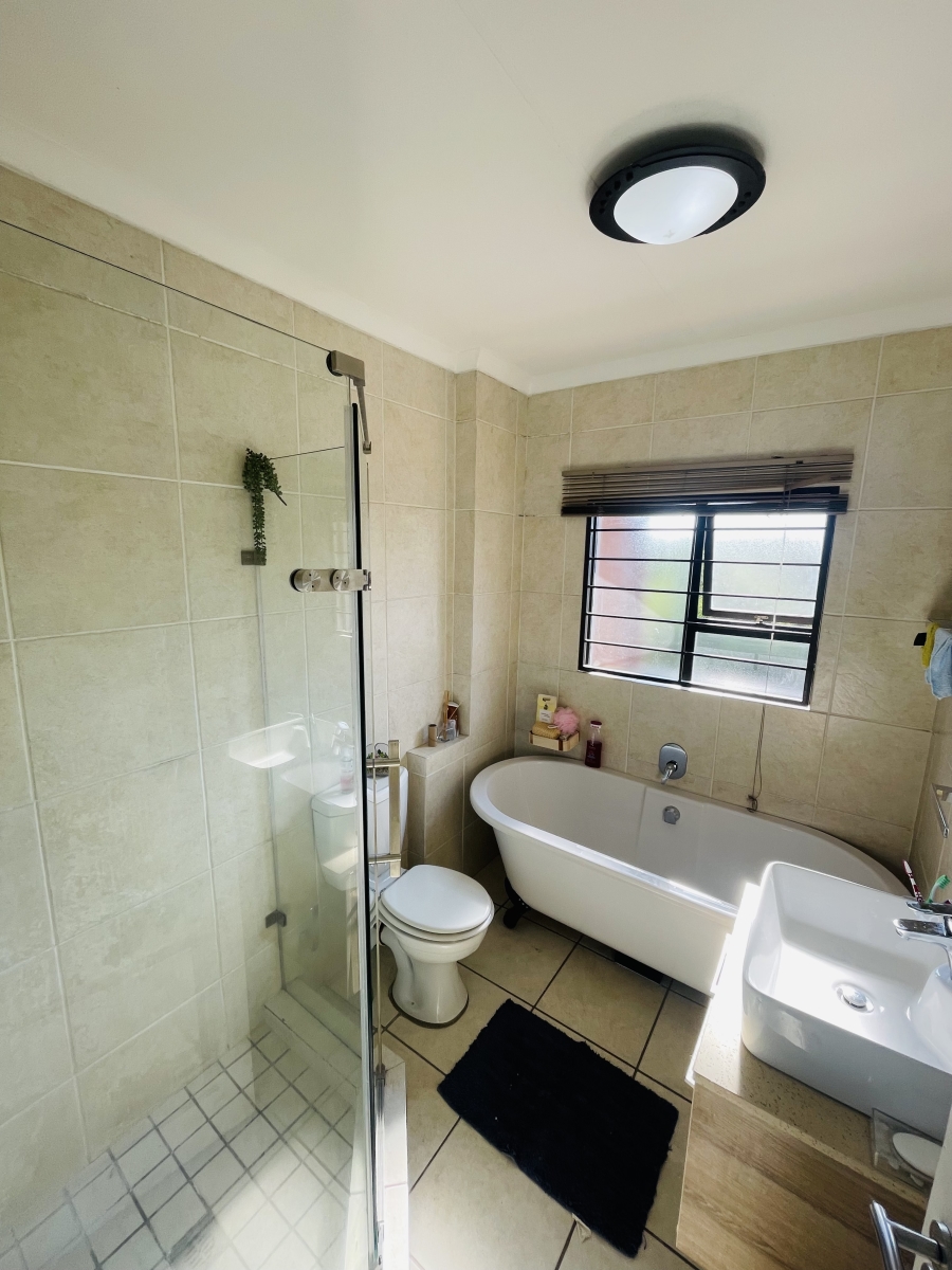 To Let 2 Bedroom Property for Rent in North Riding Gauteng