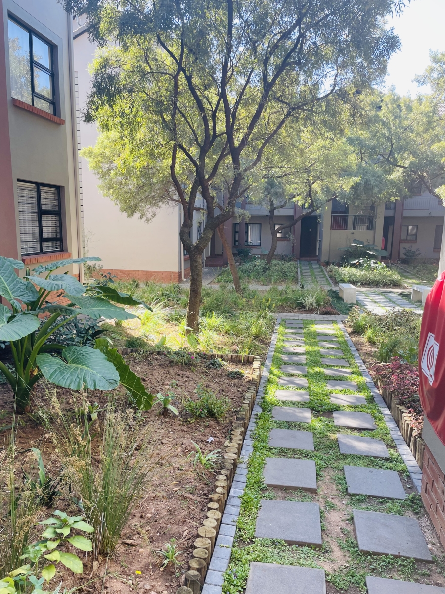 To Let 2 Bedroom Property for Rent in North Riding Gauteng